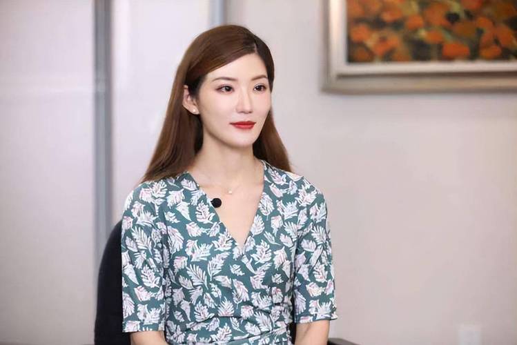 闫思倩从业几年/闫思倩基金经理档案-第2张图片